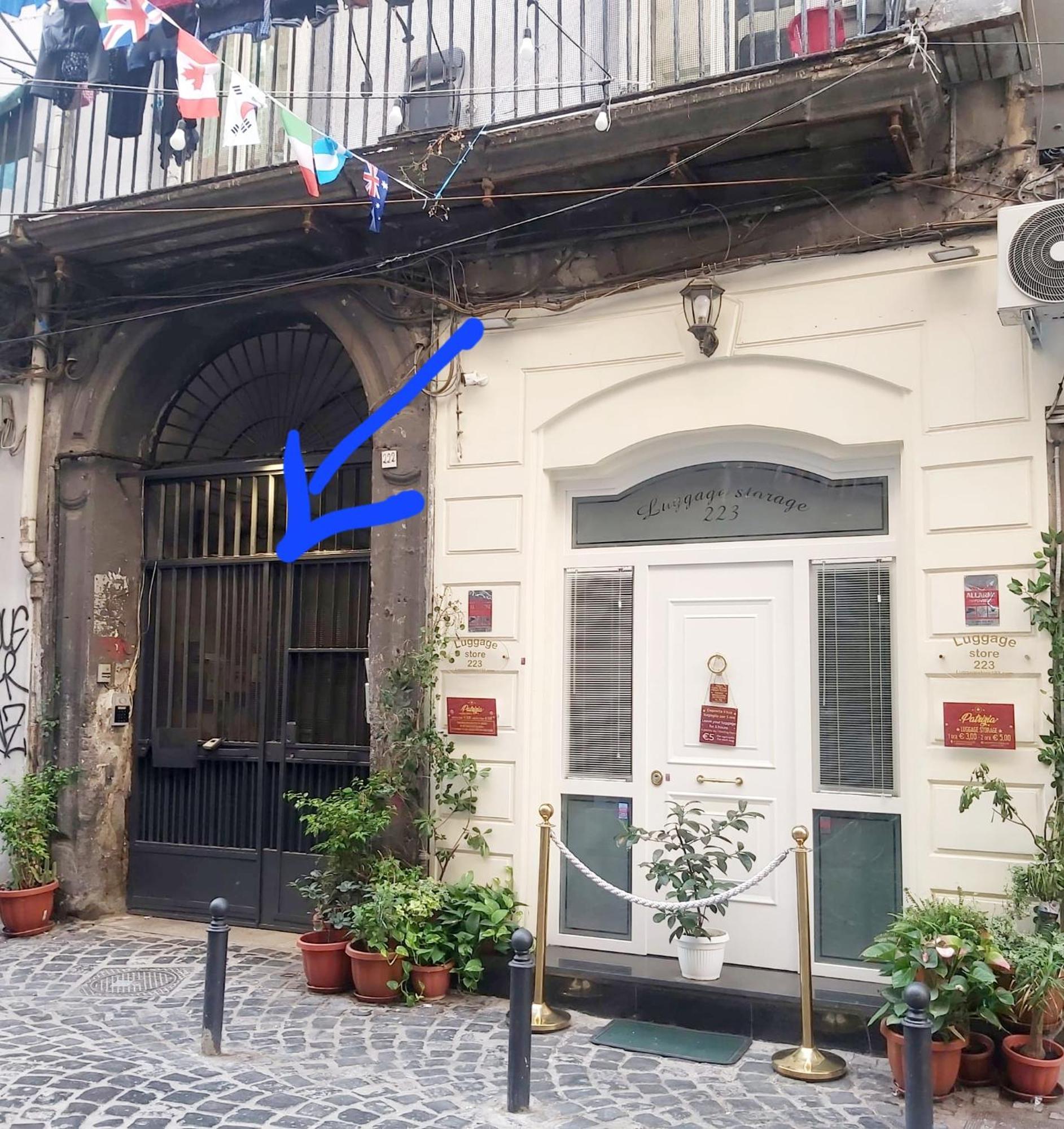 Tribunali Platamon Naples Exterior photo